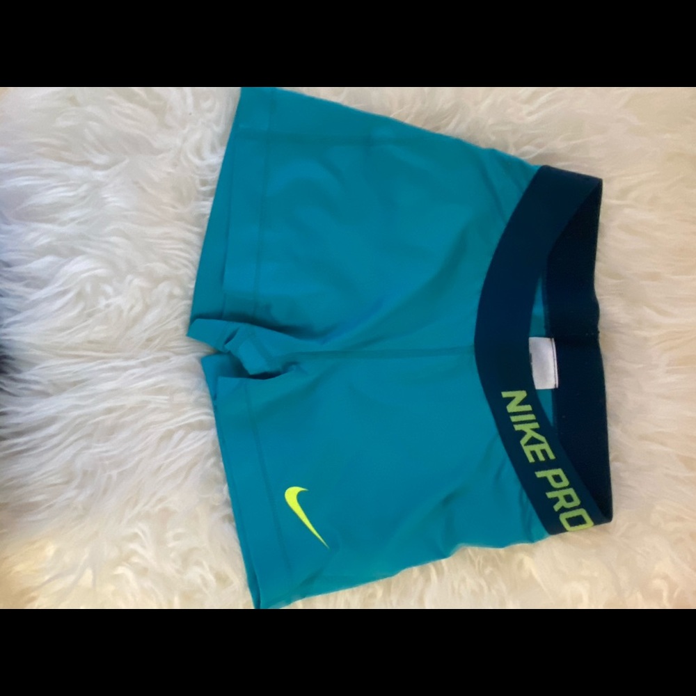 Nike Pro